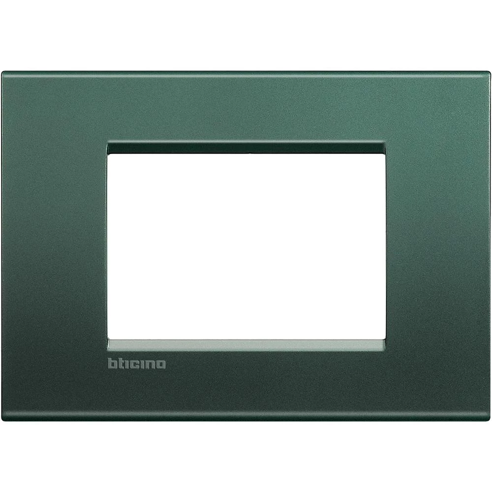артикул LNA4803PK название Рамка итальянский стандарт 3 мод прямоугольная, Bticino, Серия LivingLight, Зеленый шелк